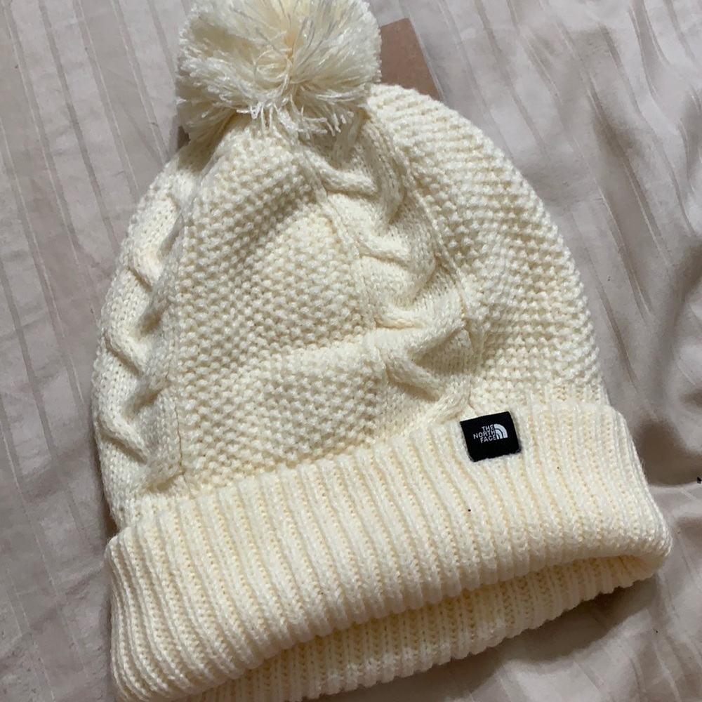 NWT The Northface Beanie Pom